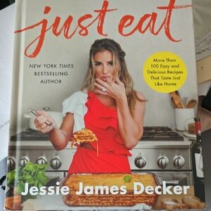Just Eat by Jessie James Decker - Red Cover Cookbook